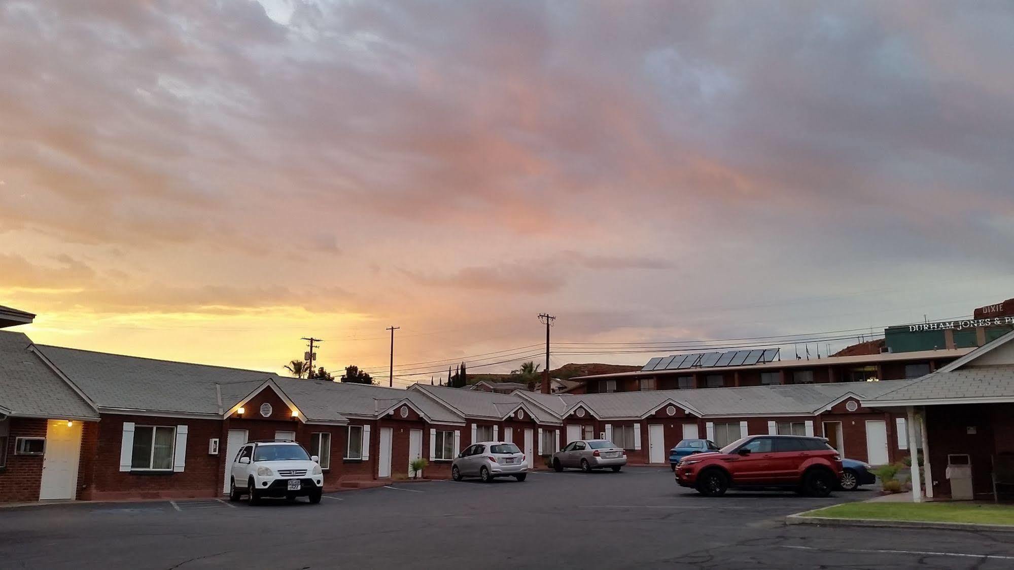 Dixie Palm Motel セントジョージ エクステリア 写真